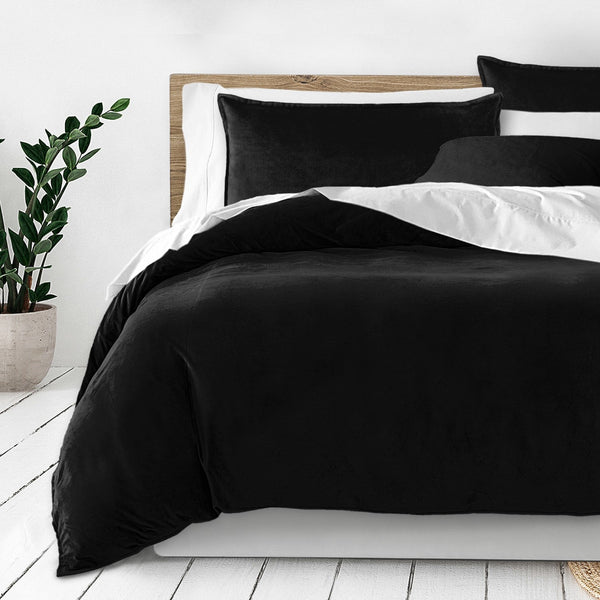Vanessa Black Bedding 2