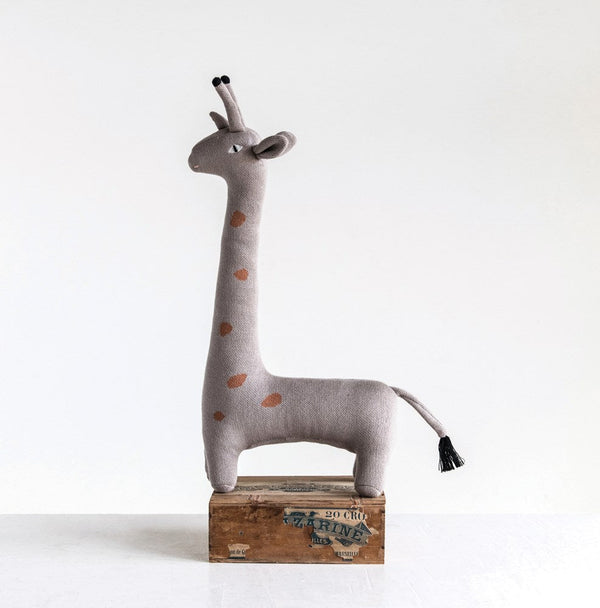 grey knit giraffe 2