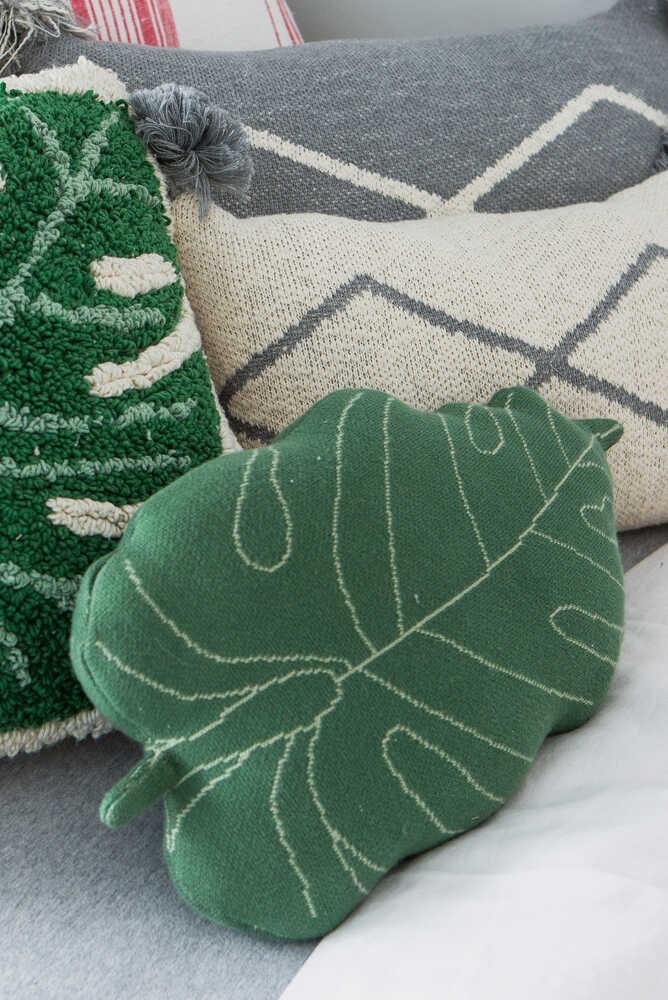 Knitted Cushion Baby Leaf Lorena Canals Sc Babyleaf 5