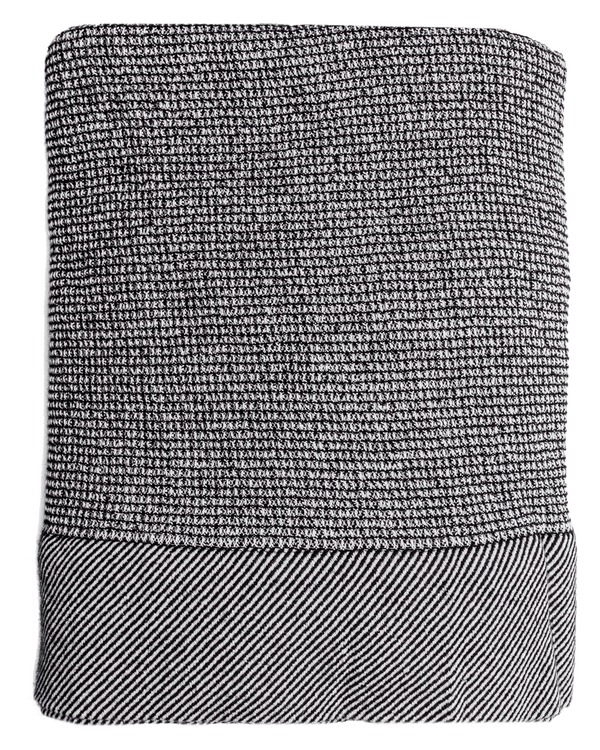 Pergamon Throw in Black